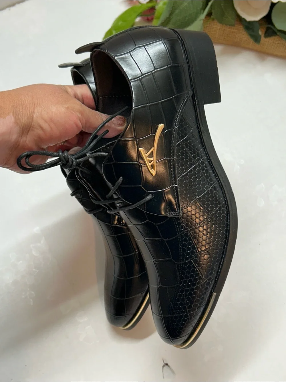 Men's Black Croc-Textured Lace-Up Dress Shoes
